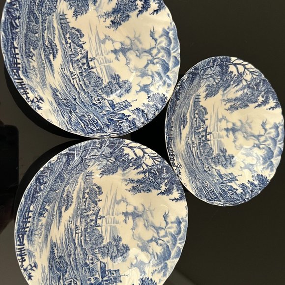 Vintage Ridgway Staffordshire Ironstone "Meadow Sweet" Bowls - Set of 3 - Picture 4 of 5